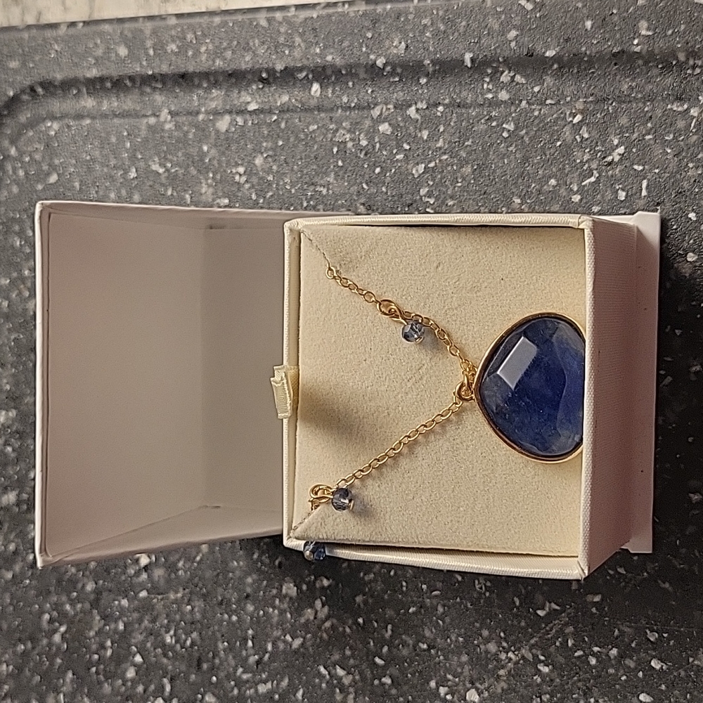 Necklace - Picture 7 of 8